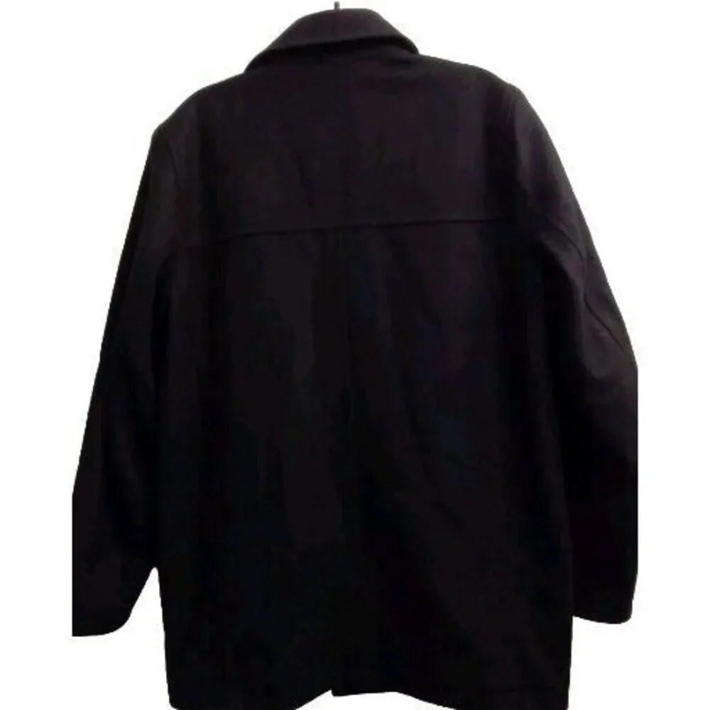 Tommy Hilfiger command attention